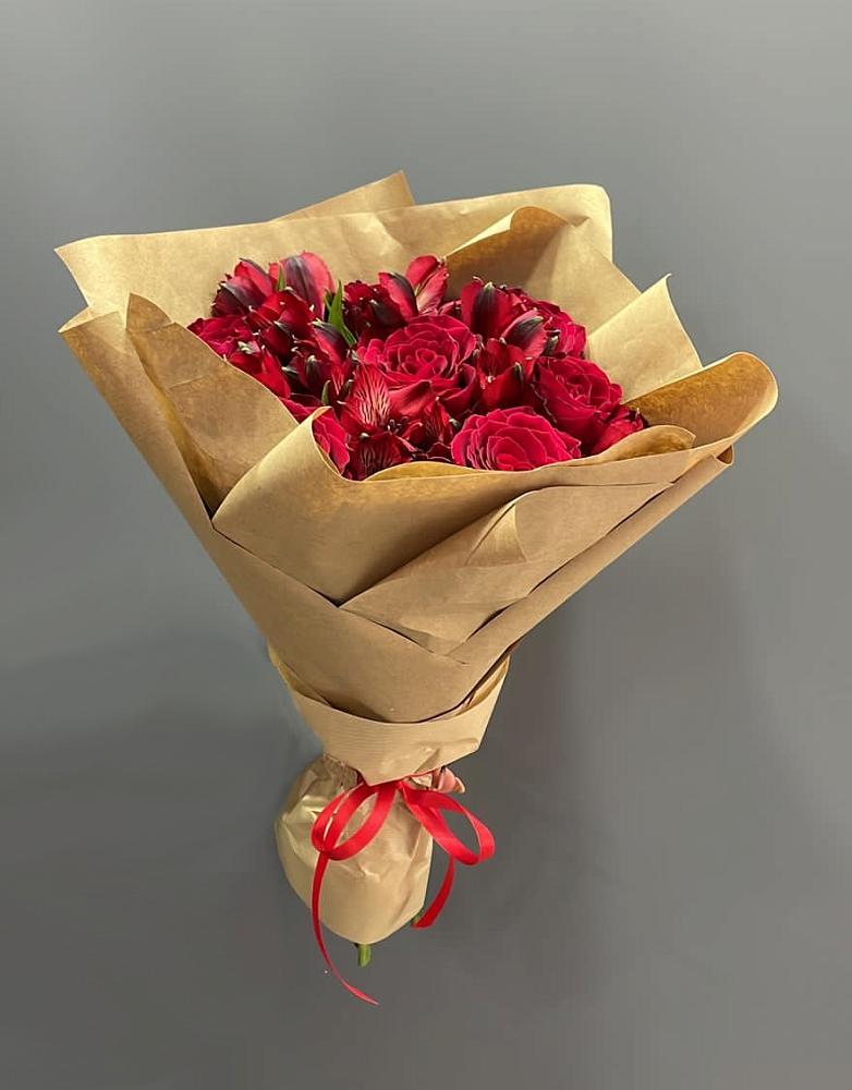 Букет цветов из: Альстромерии и Розы в Поворино