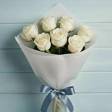 Букет 7 Белых роз Эдлесс Лав в Поворино