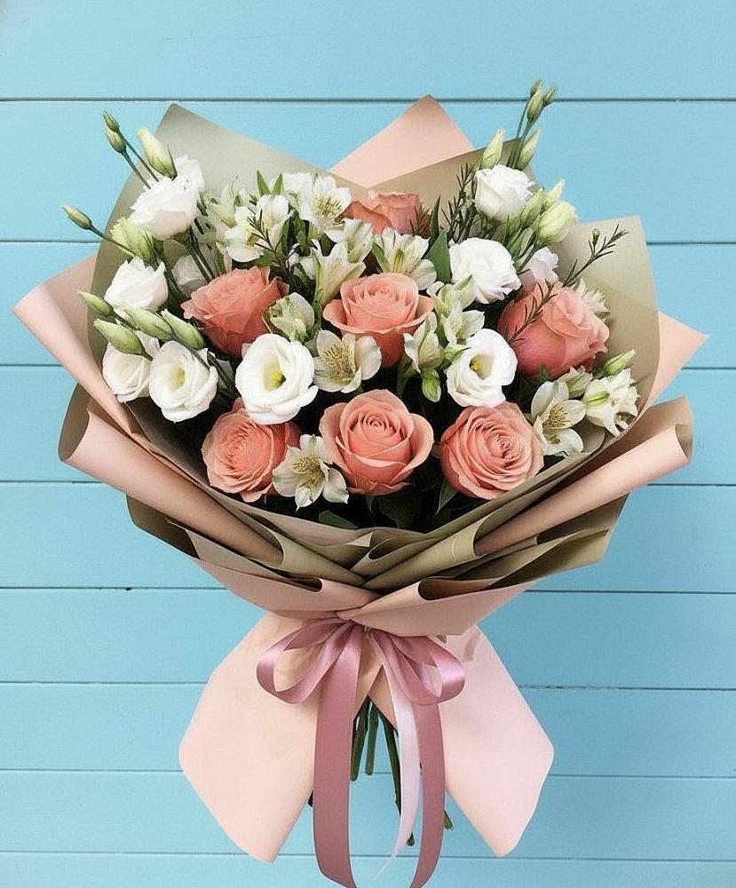 Букет цветов из: Розы, Альстромерии и Лизиантусы в Поворино