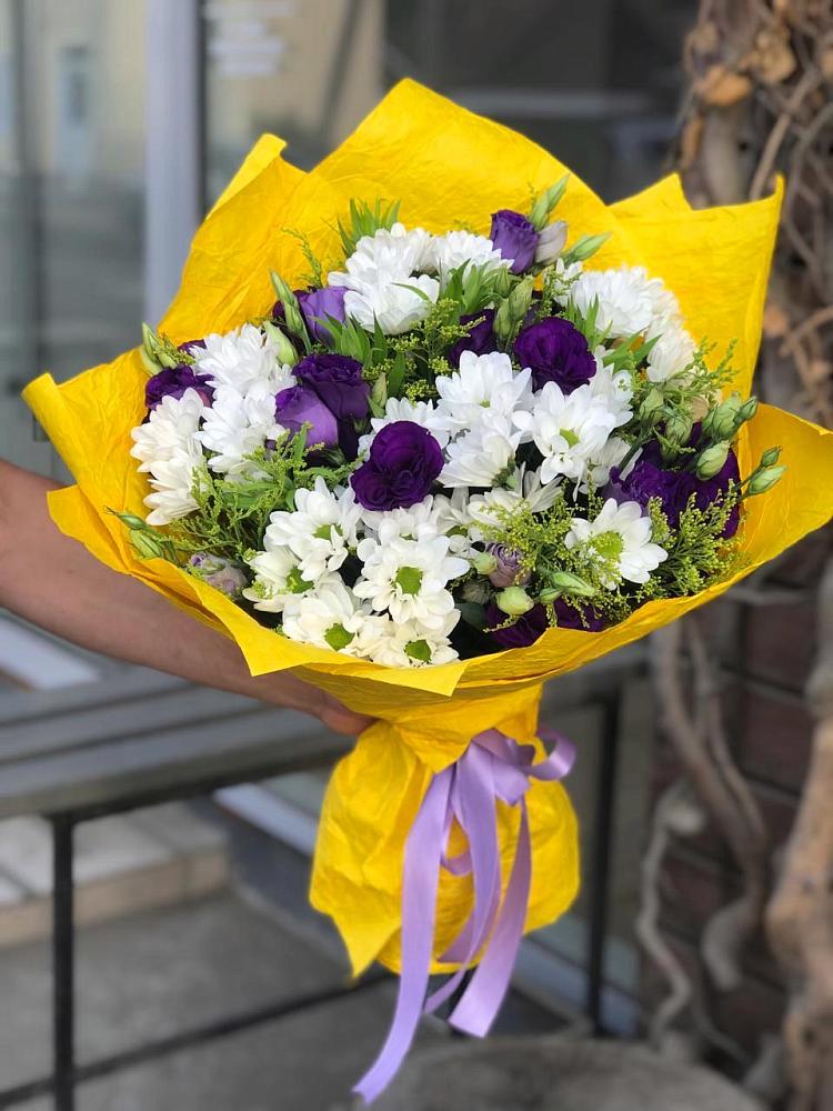 Букет цветов из: Ирисы, Хризантемы и Ромашки в Поворино