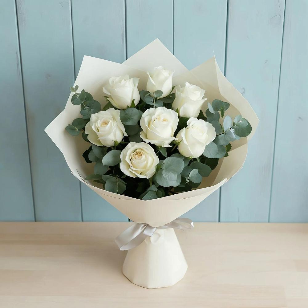 Букет Белые розы в Эвкалипте в Поворино