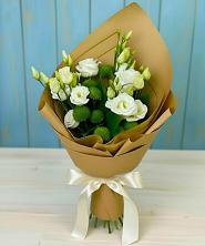 Букет цветов из:  Хризантемы и Лизиантусы в Поворино