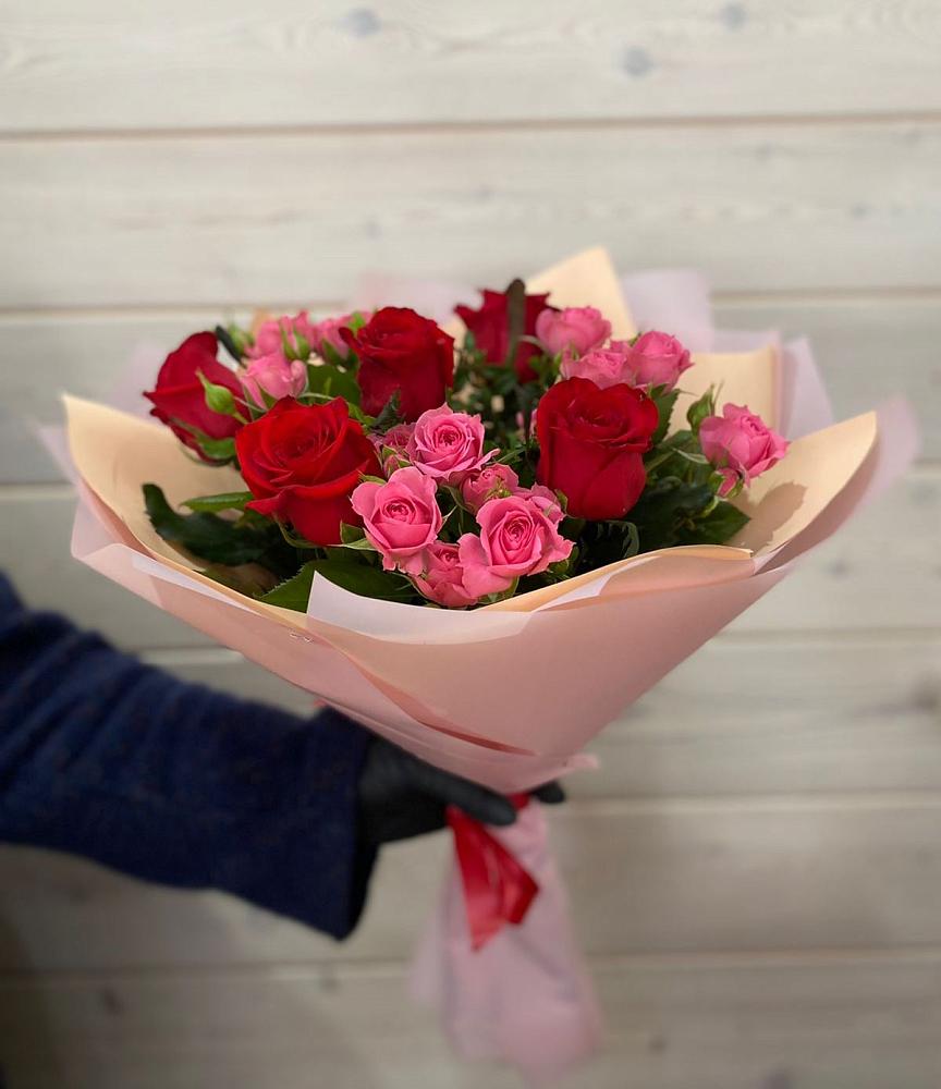 Букет цветов из: Розы в Поворино