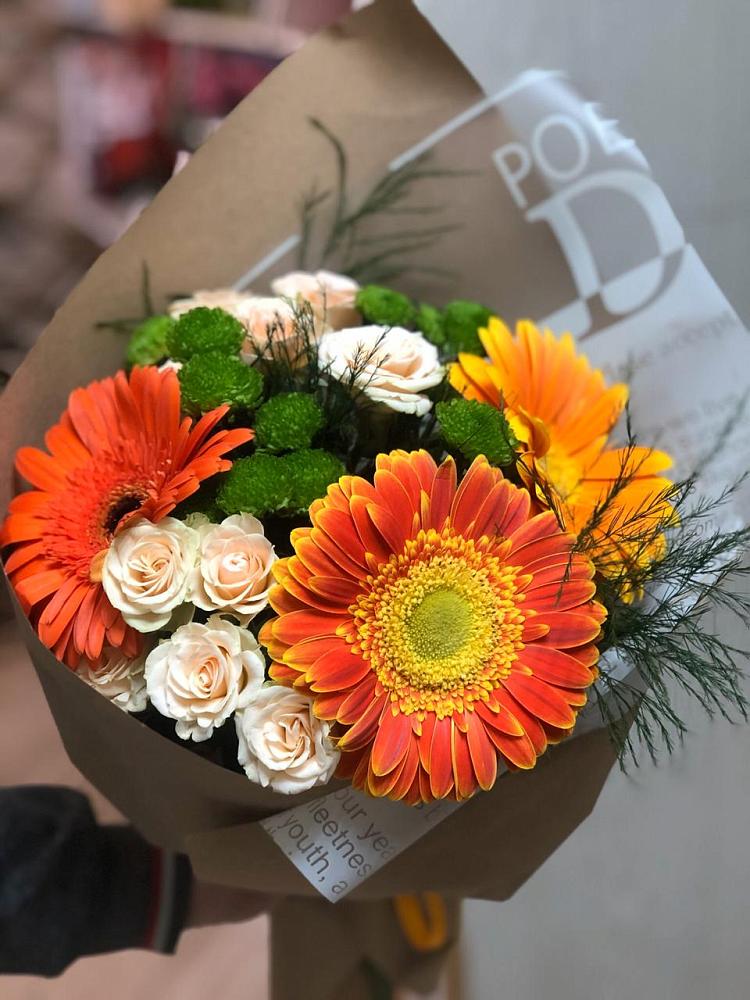 Букет цветов из: Герберы, Хризантемы и Розы в Поворино